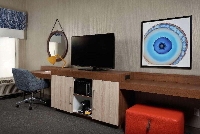 חדר סטנדרט עם מיטת קינג, Hampton Inn Niagara Falls