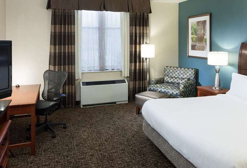 سوئیت جونیور با تخت بزرگ, Hilton Prague