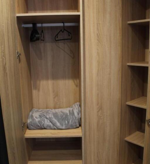 デラックススイート, Hollywood