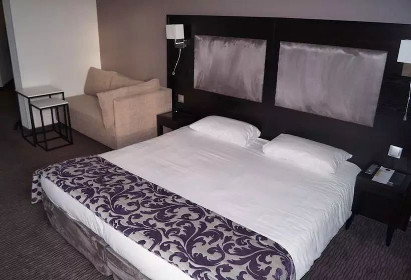 اتاق استاندارد سه نفره, Hôtel L'univers