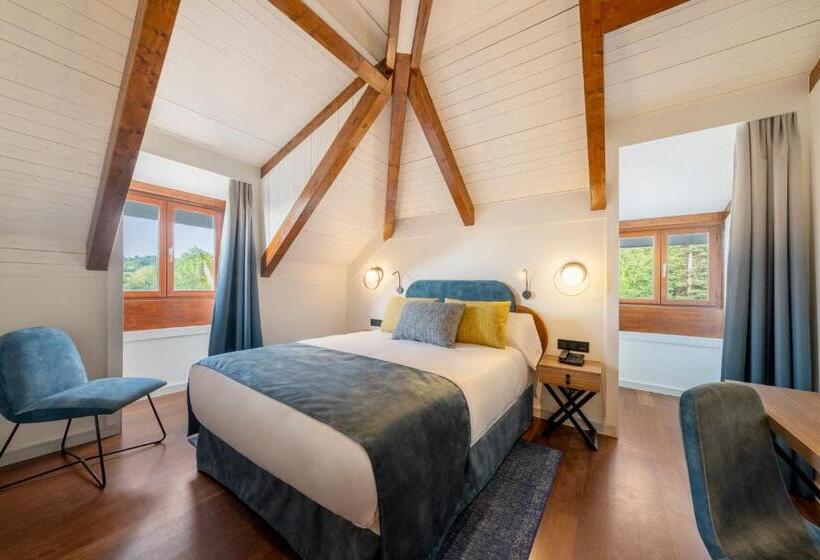 اتاق پریمیوم چهارنفره, Iberik Gran Balneario de Guitiriz