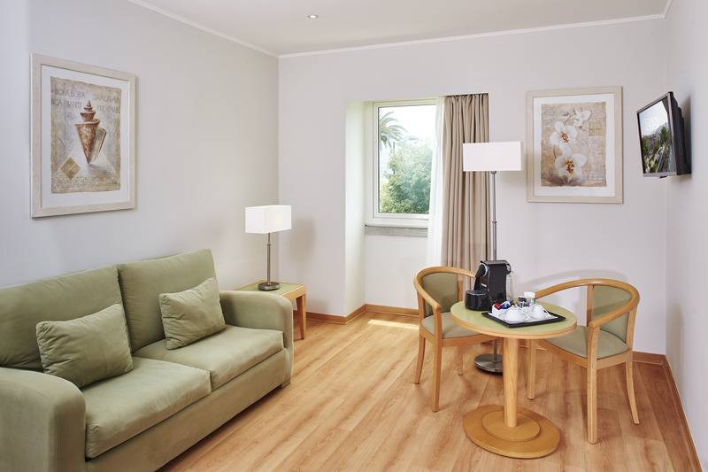 سوییت, Luna Esperanca Centro