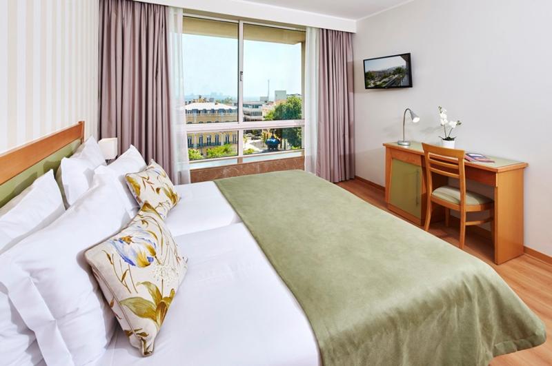 سوییت, Luna Esperanca Centro