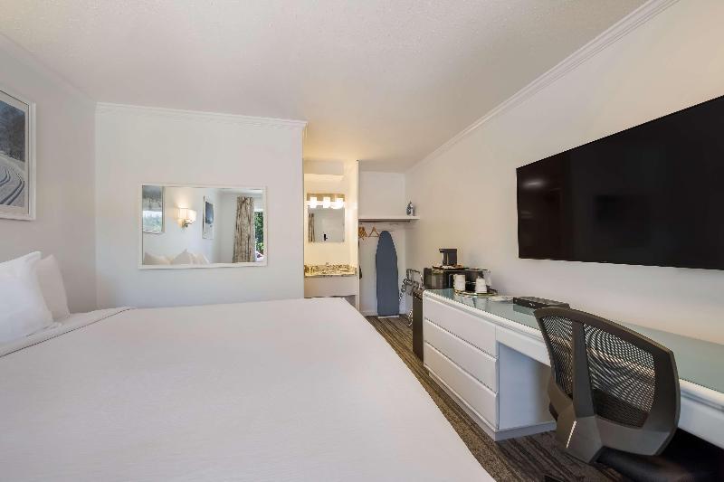 带大床的标准间, Surestay Hotel By Best Western Rossland Red Mountain