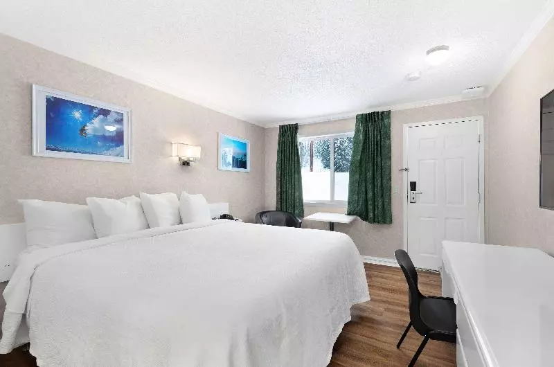 Standard-huone King-vuode, Surestay Hotel By Best Western Rossland Red Mountain