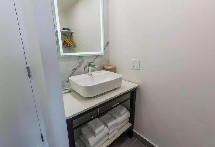 デラックスルーム, Travelodge By Wyndham Quebec City Hotel & Convention Centre