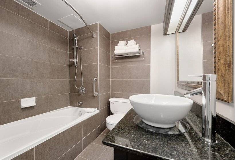 غرفه قياسيه سريرين مزدوجين, Travelodge By Wyndham Quebec City Hotel & Convention Centre