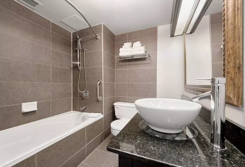 ２ダブルベッドのスタンダードルーム, Travelodge By Wyndham Quebec City Hotel & Convention Centre