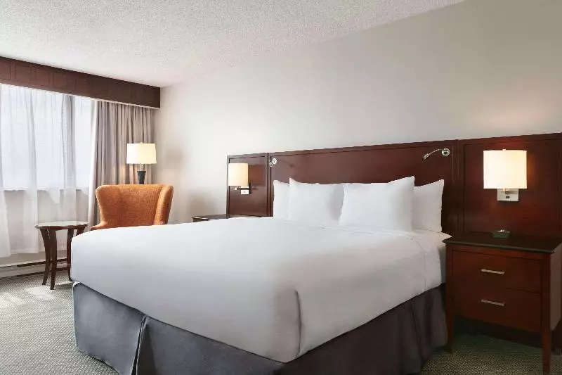 キングサイズベッドのスタンダードルーム, Travelodge By Wyndham Quebec City Hotel & Convention Centre