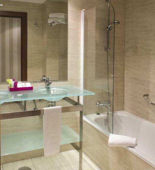 标准间, Zenit Coruna