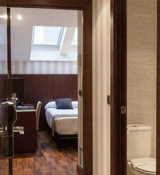 标准单人间, Zenit Coruna