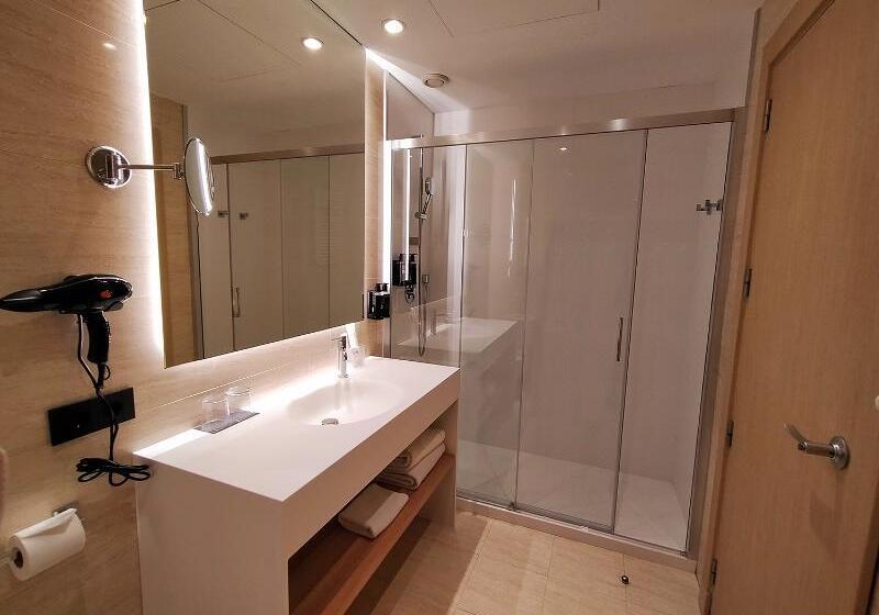 标准间, Zenit Coruna