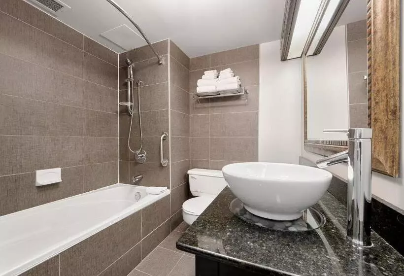 ２ダブルベッドのスタンダードルーム, Travelodge By Wyndham Quebec City Hotel & Convention Centre