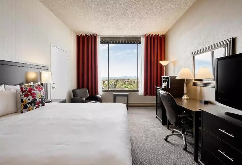 キングサイズベッドのスタンダードルーム, Travelodge By Wyndham Quebec City Hotel & Convention Centre
