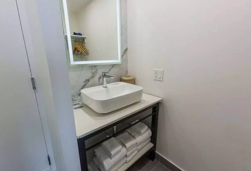 デラックスルーム, Travelodge By Wyndham Quebec City Hotel & Convention Centre