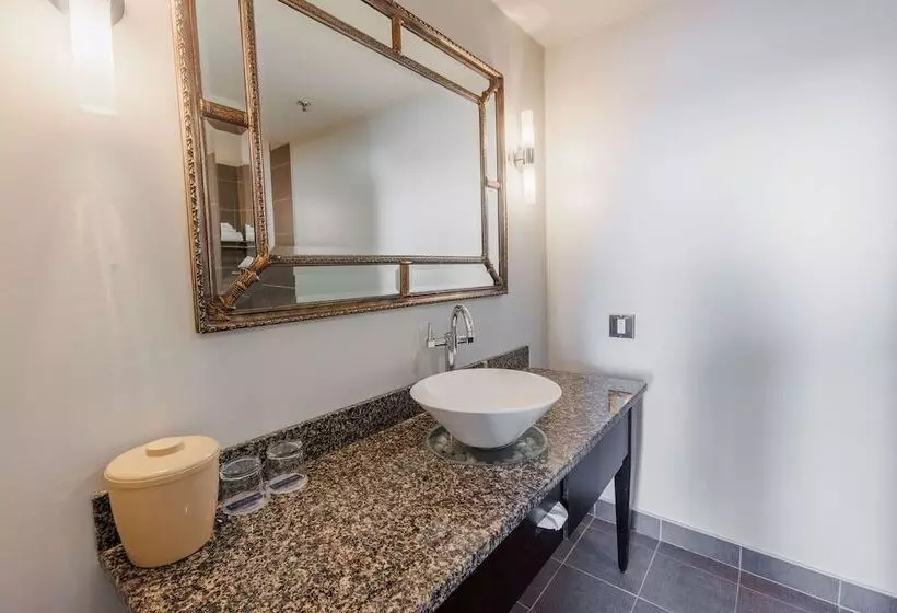 ２ダブルベッドのスタンダードルーム, Travelodge By Wyndham Quebec City Hotel & Convention Centre