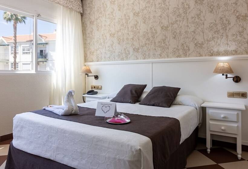 חדר סטנדרט לשלושה, Avenida Tropical By Bossh! Hotels