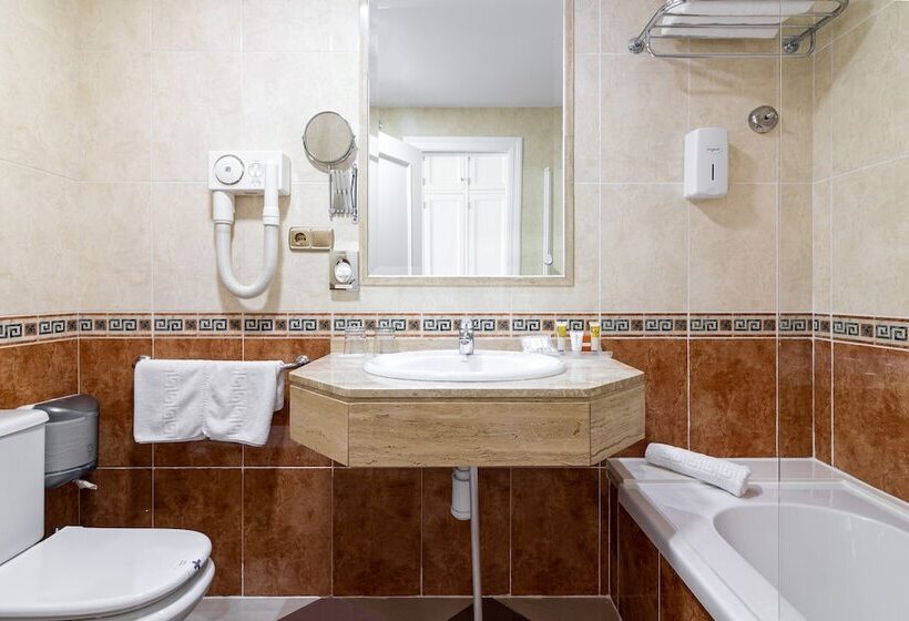 Номер Стандарт Трехместный, Avenida Tropical By Bossh! Hotels