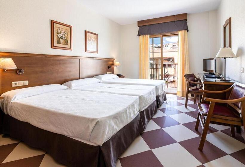 חדר סטנדרט לשלושה, Avenida Tropical By Bossh! Hotels