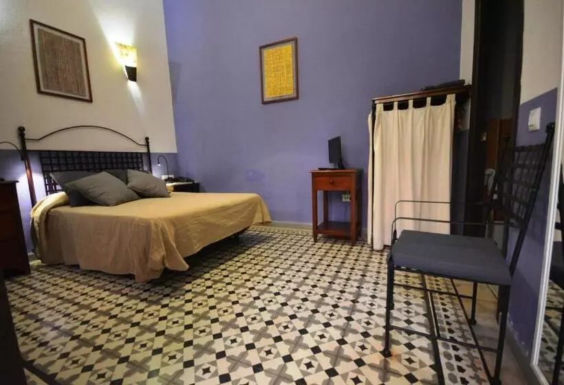 エコノミールーム, Casa De Los Azulejos