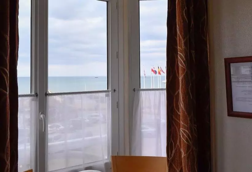 اتاق استاندارد با چشم‌انداز دریا, De Normandie