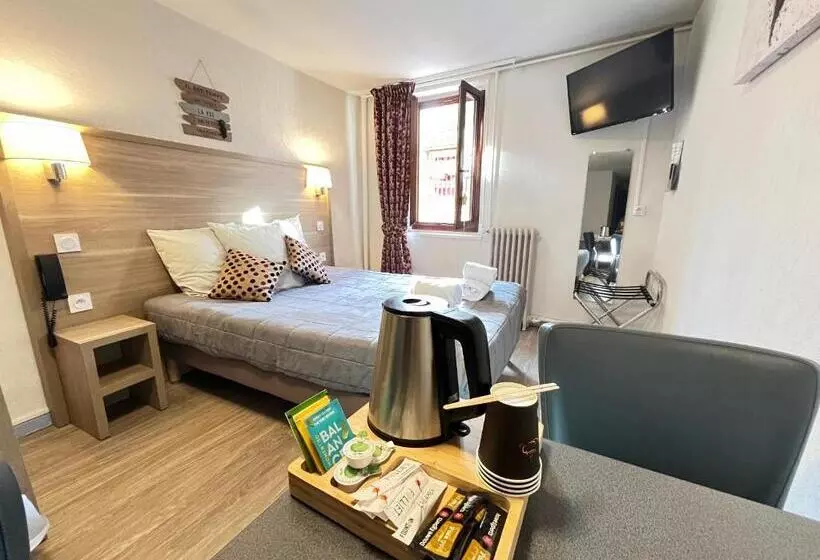 اتاق استاندارد, Hôtel Du Cheval Blanc Barcelonnette