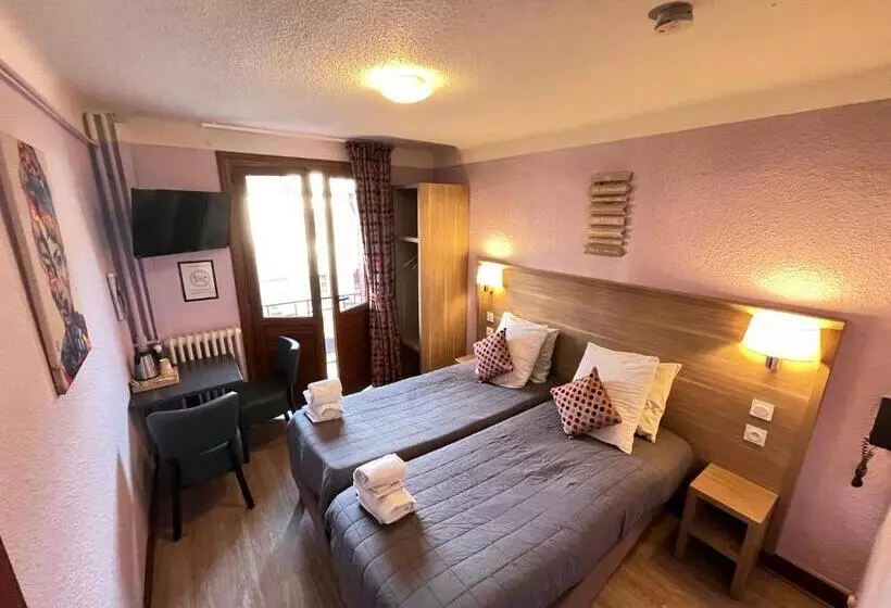 اتاق استاندارد با چشمانداز شهر, Hôtel Du Cheval Blanc Barcelonnette