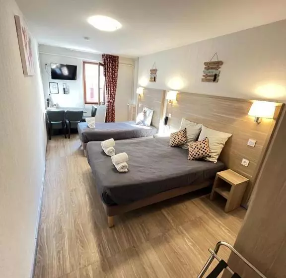 اتاق استاندارد سه نفره, Hôtel Du Cheval Blanc Barcelonnette