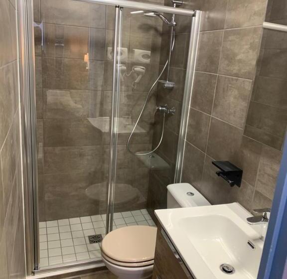 غرفة عائلية, Hôtel Du Cheval Blanc Barcelonnette