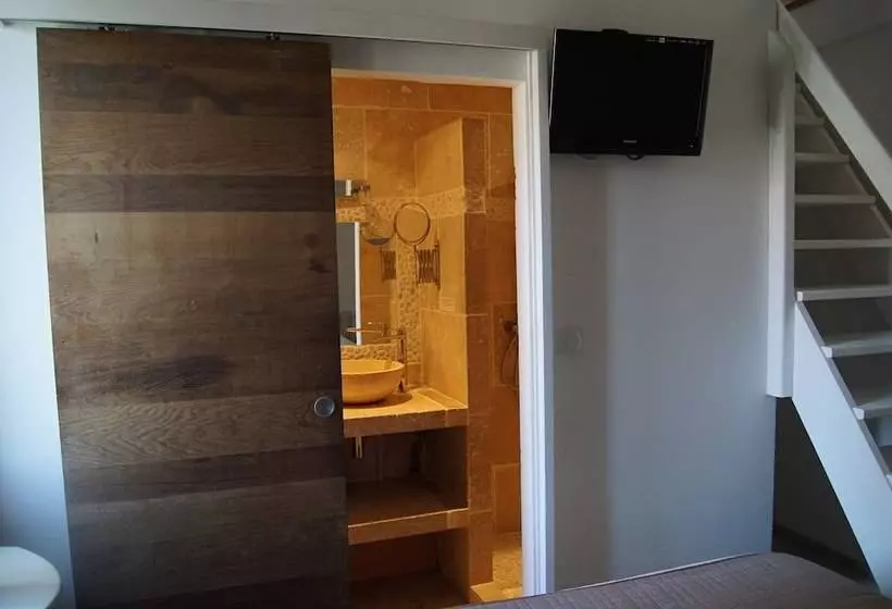 اتاق استاندارد چهار تخته, Hôtel La Muette