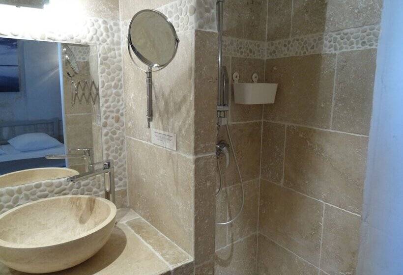 اتاق استاندارد سه نفره, Hôtel La Muette
