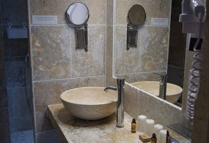 家庭间, Hôtel La Muette