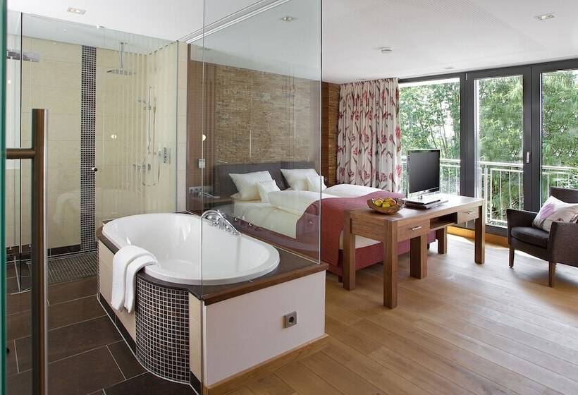 جناح جونيور, Landidyll Hotel Zum Freden