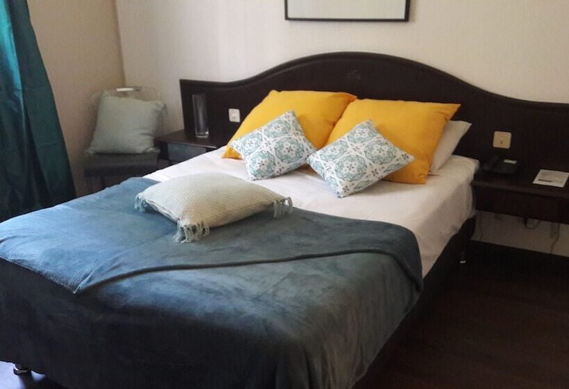 Номер Superior, Le Neoulous