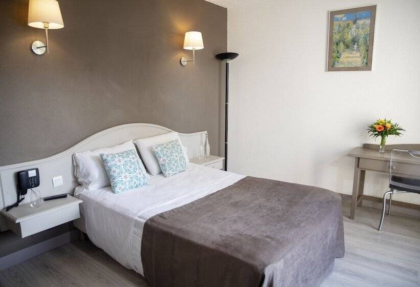 Номер Superior, Le Neoulous