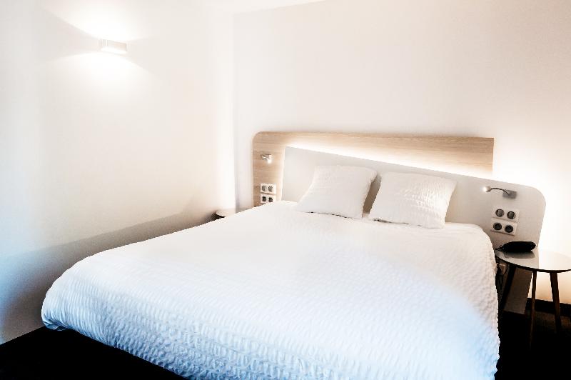 جناح غرفتين نوم, Logis Hôtel Restaurant Au Lion Rouge