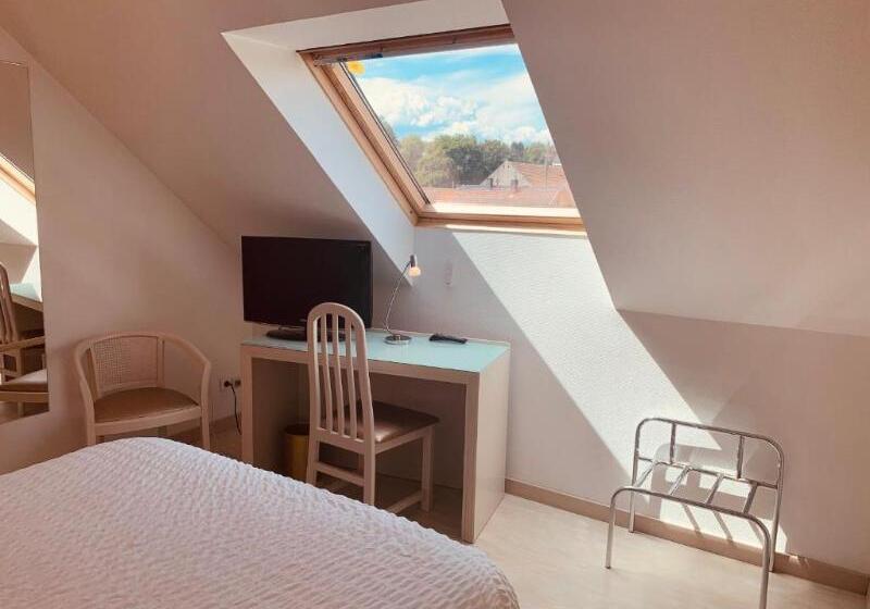 חדר סטנדרט, Logis Hôtel Restaurant Au Lion Rouge