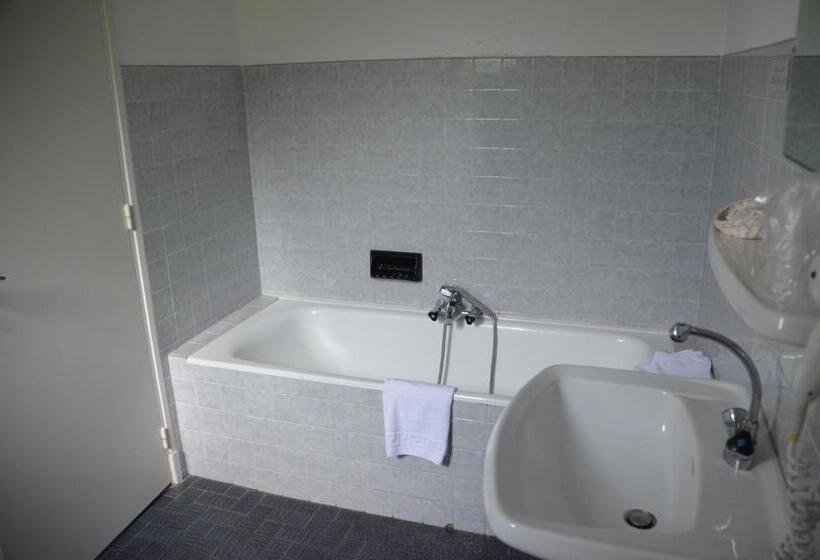 غرفة قياسية ثلاثية, Relais Du Bois Du Four