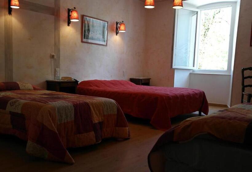 חדר משפחתי, Relais Du Bois Du Four