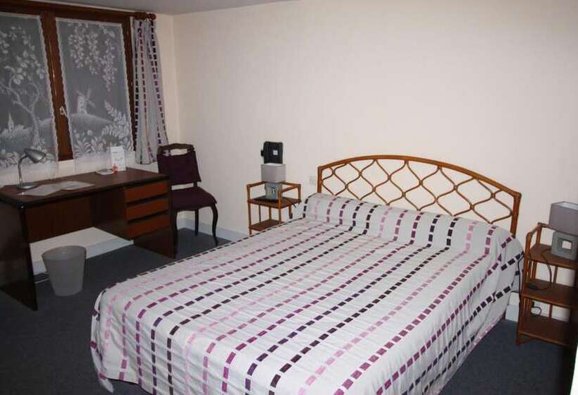 חדר סטנדרט לארבעה, Les Deux Sapins