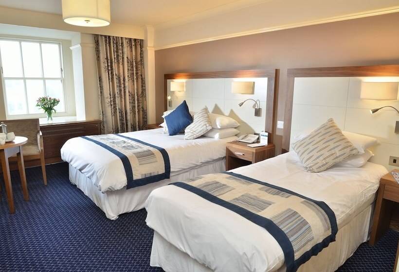 غرفة عائلية, The Riverside