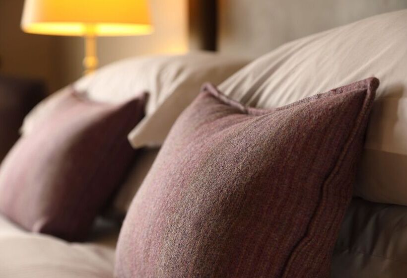 جناح, Macdonald Forest Hills