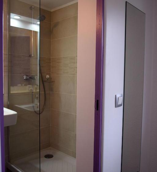 スタンダードトリプルルーム, Contact Hotel Restaurant Bleu France   Eragny Cergy