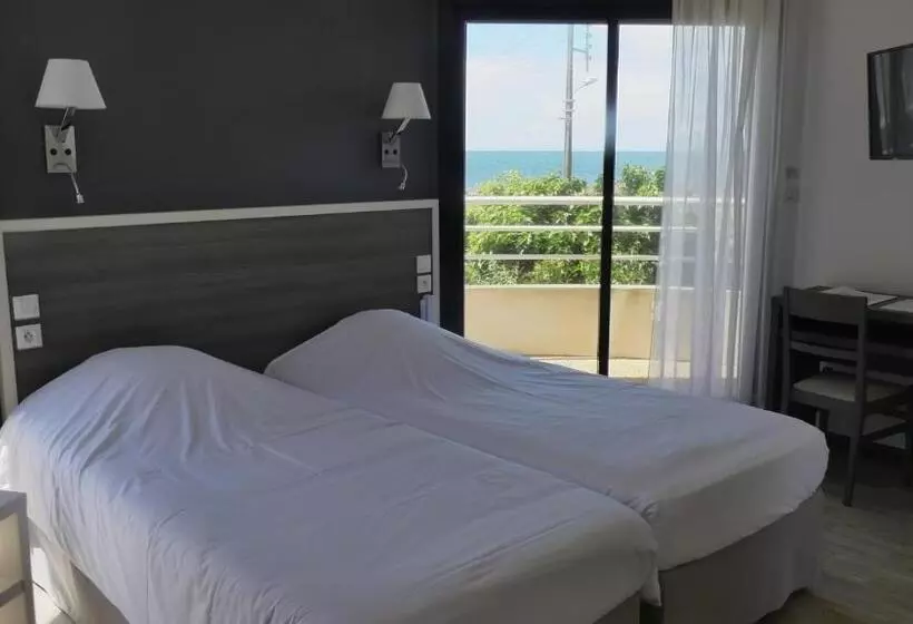 اتاق استاندارد با تراس و چشمانداز دریا, Castel Moor