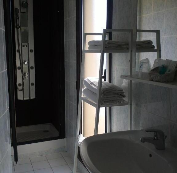 חדר סטנדרט נוף לים עם טרסה, Castel Moor