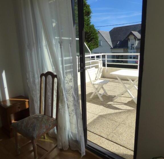 חדר סטנדרט מקשר, Castel Moor