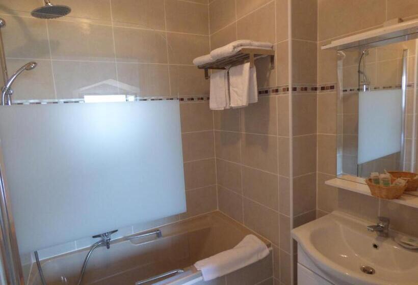 غرفة قياسية مطلّة علي البحر, Castel Moor