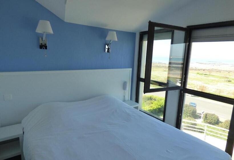 غرفة قياسية مطلّة علي البحر, Castel Moor