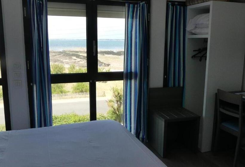 غرفة قياسية مطلّة علي البحر, Castel Moor