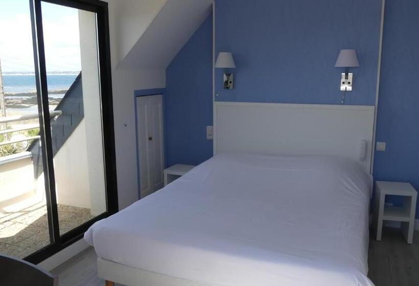 غرفة قياسية مطلّة علي البحر مزوَّدة بتراس, Castel Moor